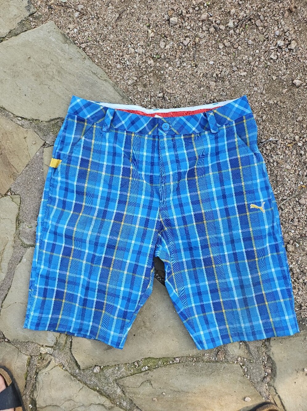 Puma Shorts Mens Blue & Yellow Plaid Chino Golf Performance Cell Shorts Size 32